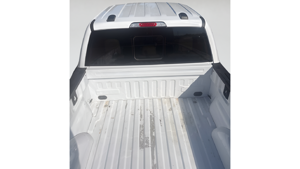 Used 2022 Oxford White Ford Lariat image 9