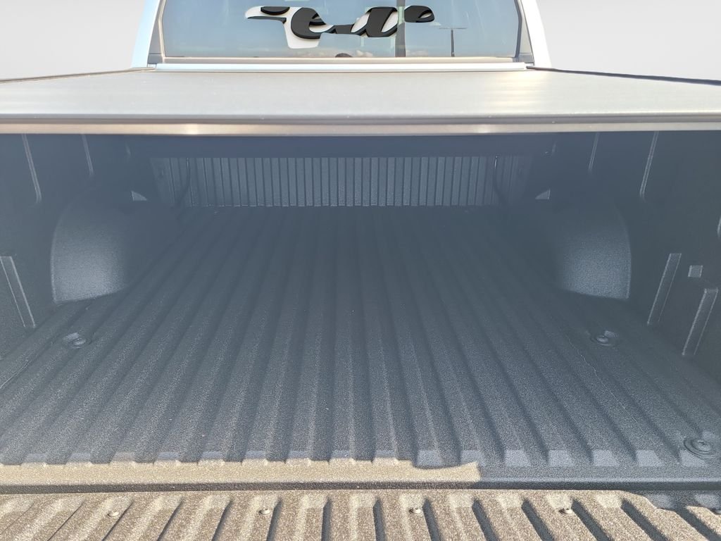 2026 Toyota Tundra Limited - Photo 9