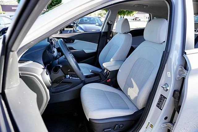 Used 2023 Silver Hyundai SEL image 14