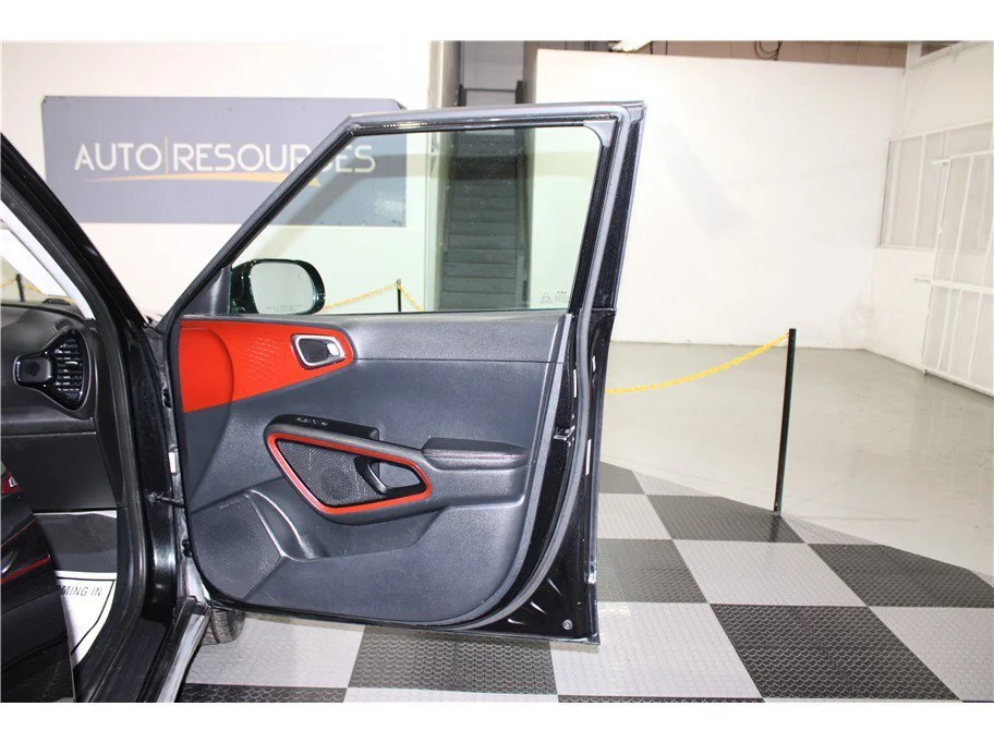 Used 2023 Fusion Black Kia GT-Line image 26