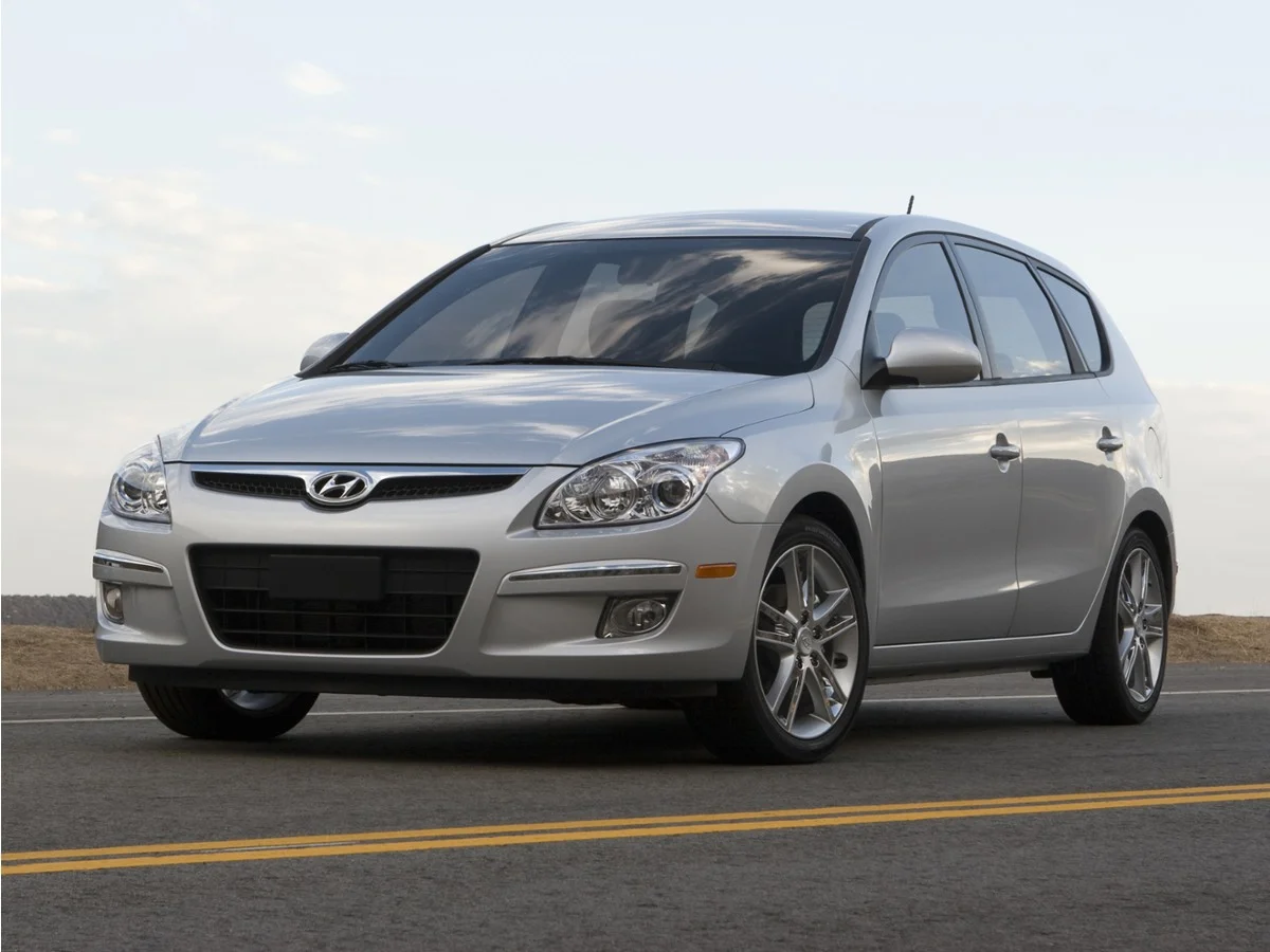 Used 2010 Black Hyundai GLS image 1