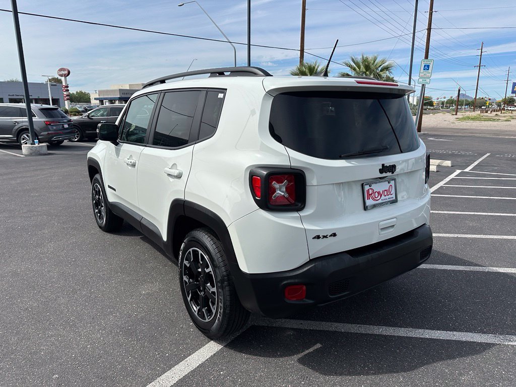 Used 2023 White Jeep Latitude image 20
