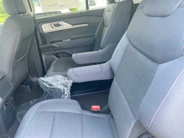New 2026 Carbonized Gray Metallic Ford Active image 29