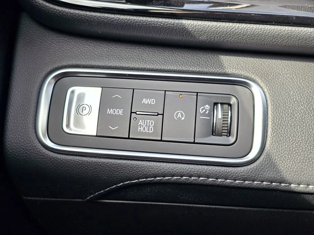New 2026 Summit White Buick Preferred image 19