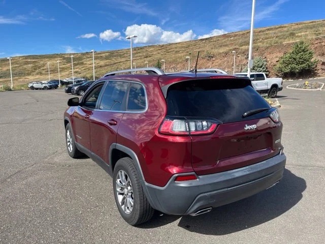Used 2019 Velvet Red Pearlcoat Jeep Latitude Plus image 10