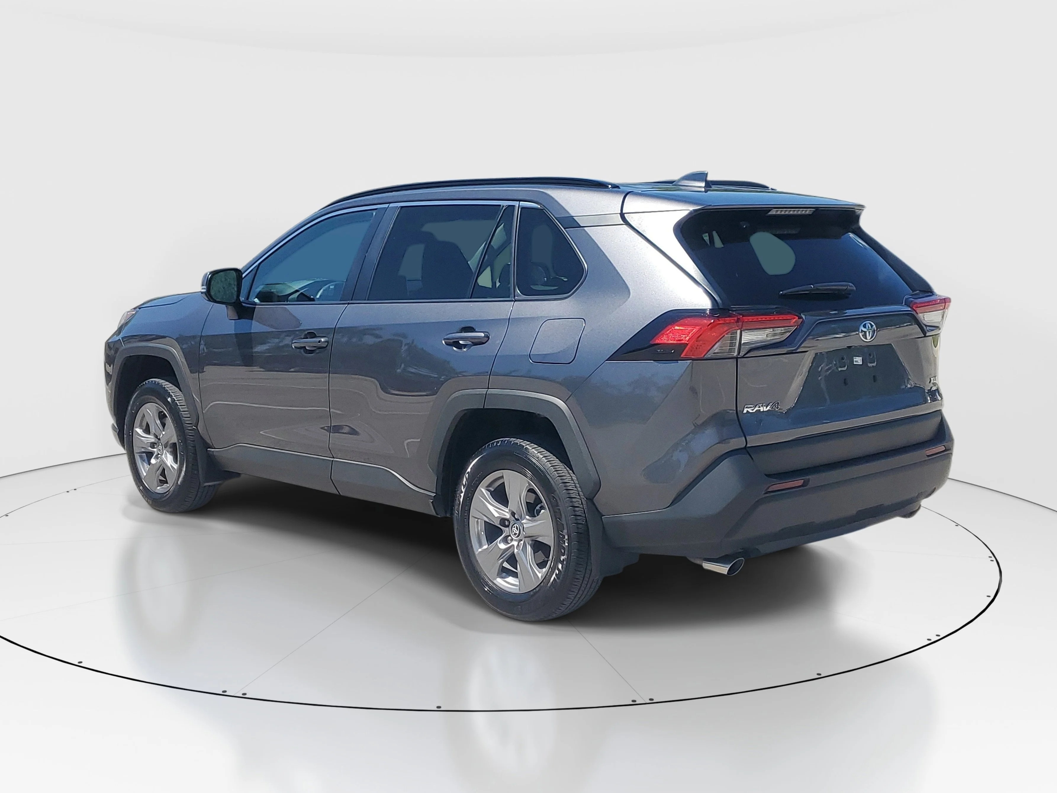 Certified Used 2025 Magnetic Gray Metallic Toyota XLE image 5