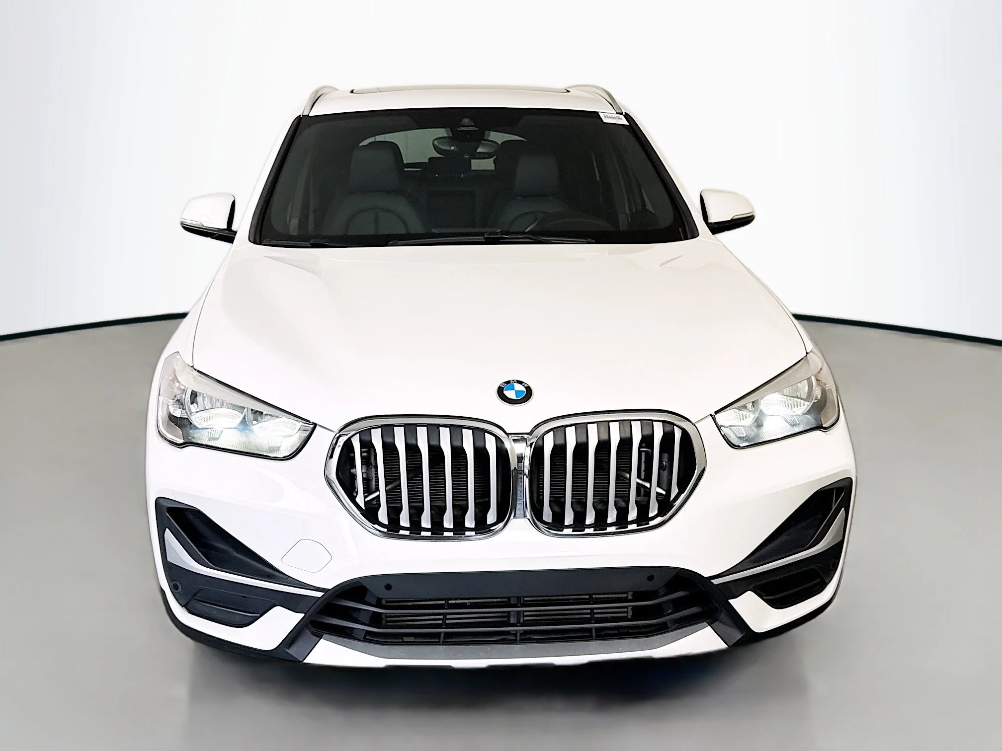 Used 2021 Alpine White BMW sDrive28i image 2