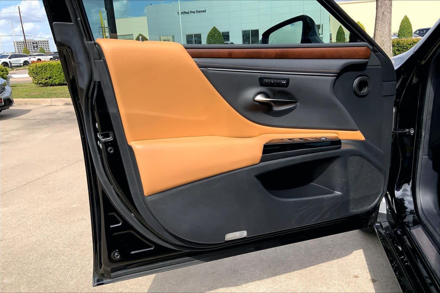 2024 Lexus ES 350 - Photo 33