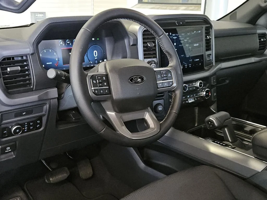 New 2026 Carbonized Gray Metallic Ford XLT image 19