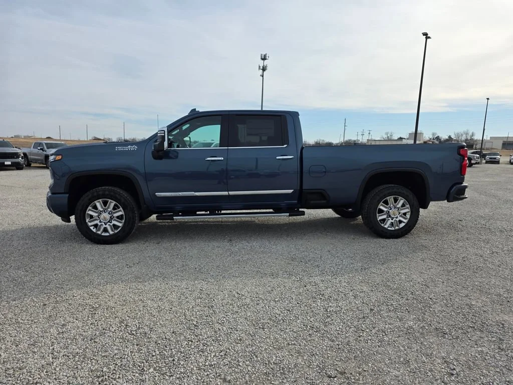 2026 Chevrolet Silverado 3500 HD High Country - Photo 10