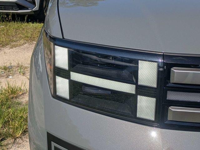 New 2027 Gray Hyundai SEL FWD image 9