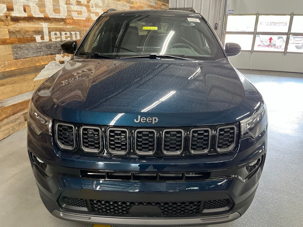 New 2026 Fathom Blue Pearl-Coat Exterior Paint Jeep Limited image 8
