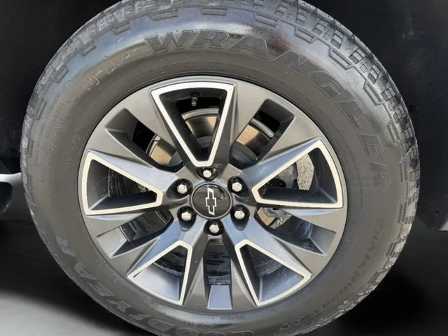 Used 2023 MIDNIGHT BLUE METALLIC Chevrolet Z71 image 37