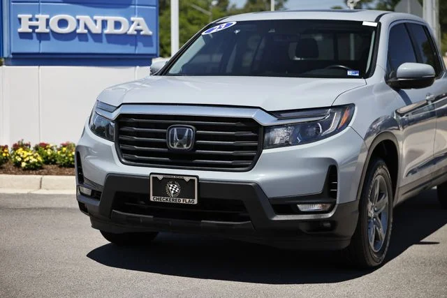 Used 2023 Sonic Gray Pearl Honda RTL image 2