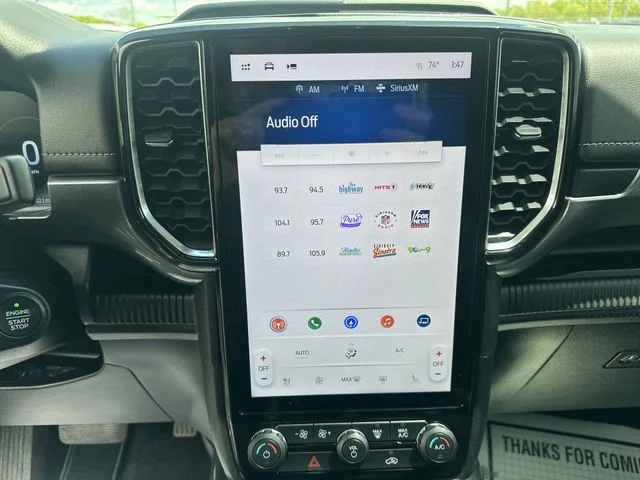 Used 2024  Ford Lariat image 14