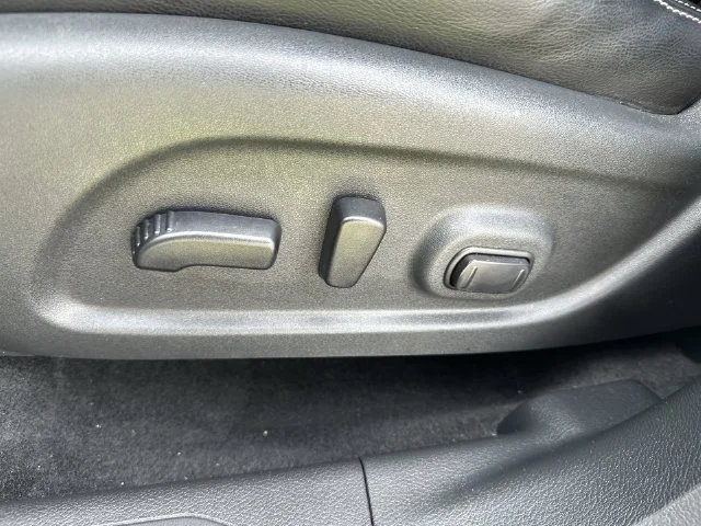 Used 2024 Silver Nissan SL image 23