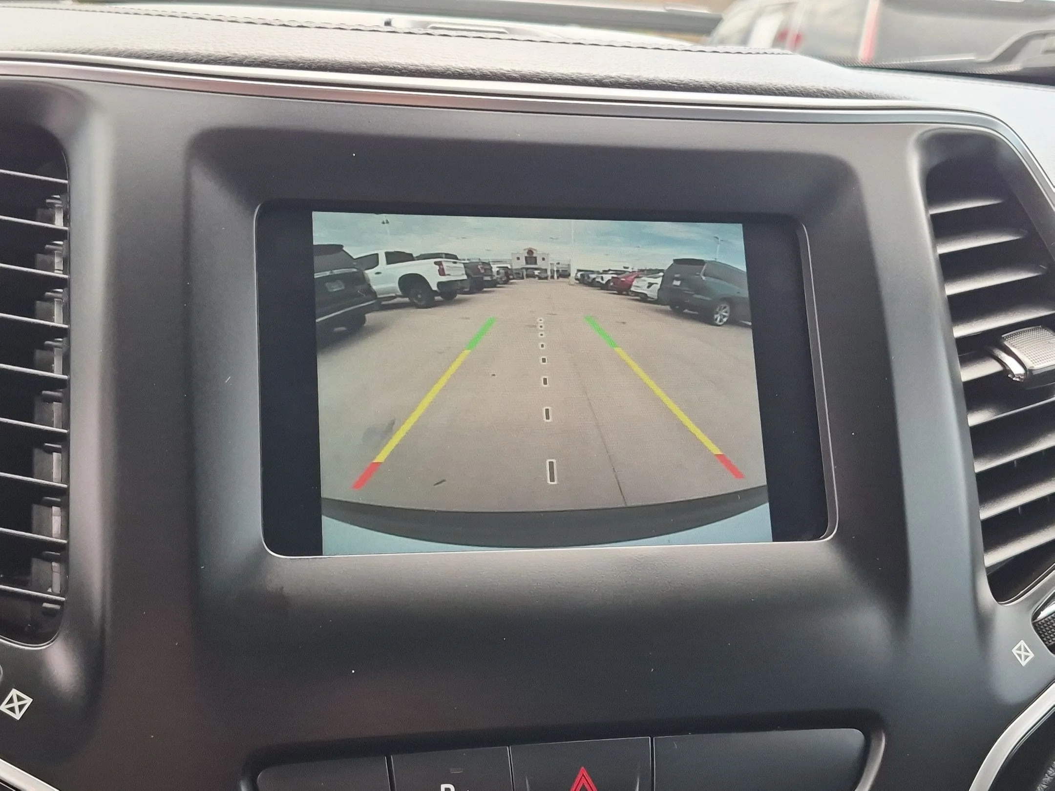 Used 2019 Bright White Clearcoat Jeep Latitude Plus image 19