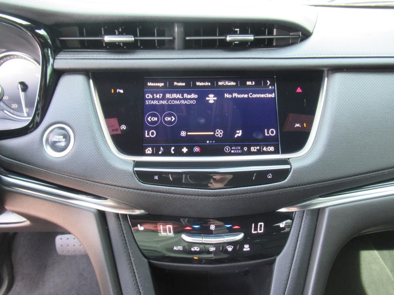 Used 2022 White Cadillac Luxury image 27