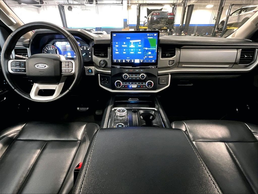 Used 2024 Silver Ford XLT image 22