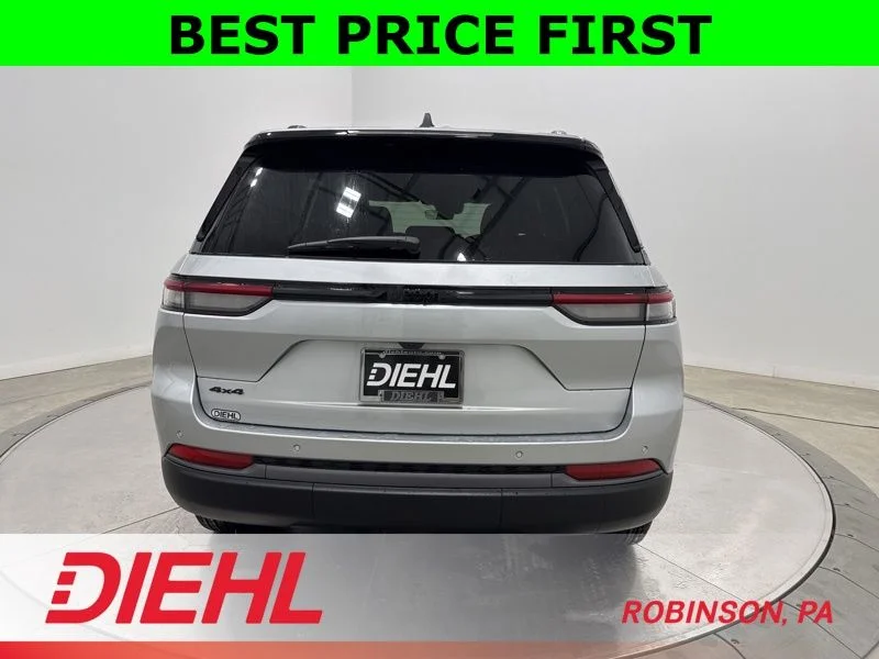 New 2026 Silver Zynith Exterior Paint Jeep Laredo image 6