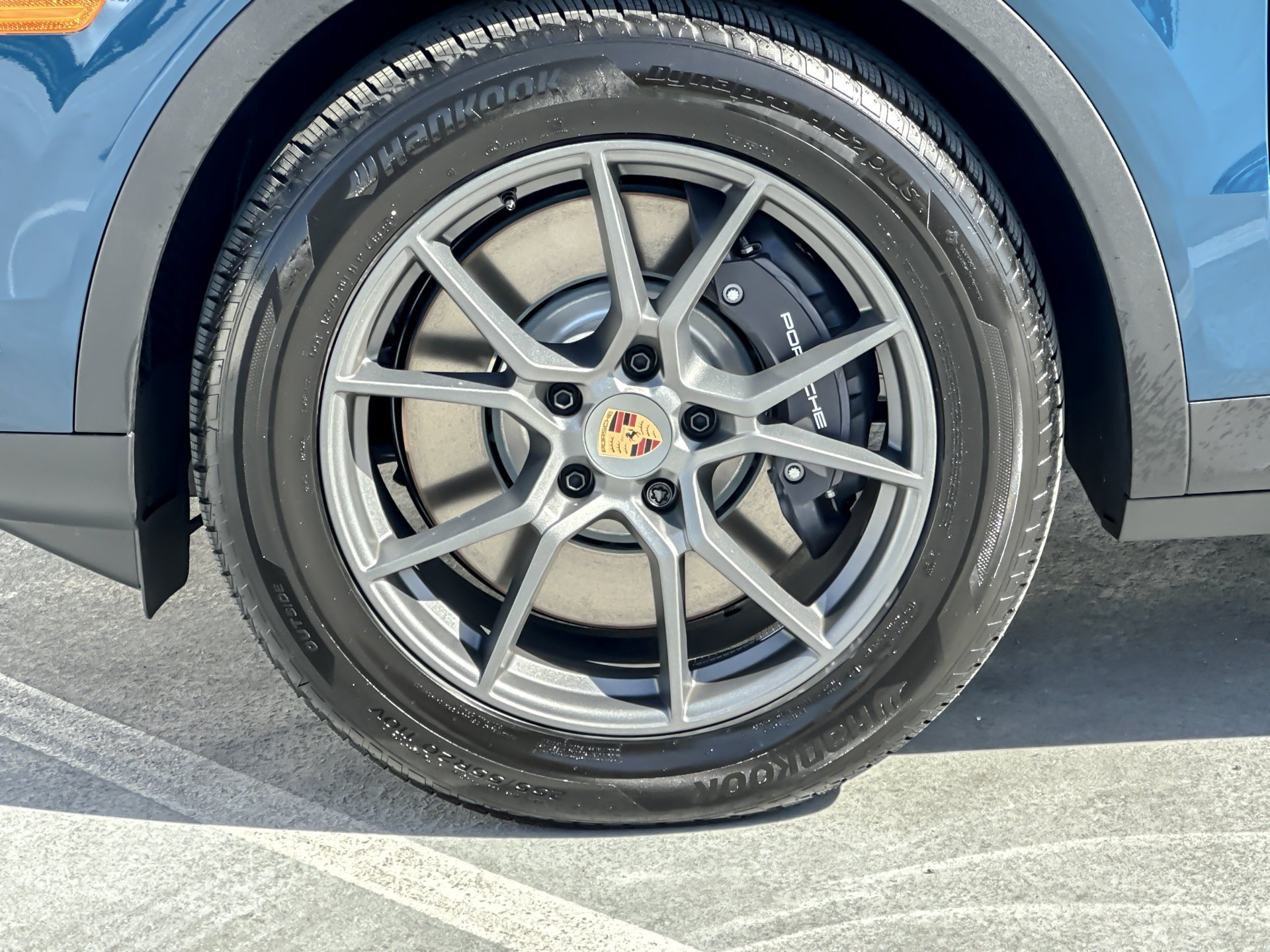 New 2026 Montego Blue Metallic Porsche E-Hybrid image 24
