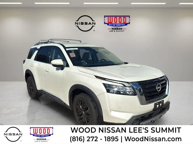 2023 Nissan Pathfinder SL