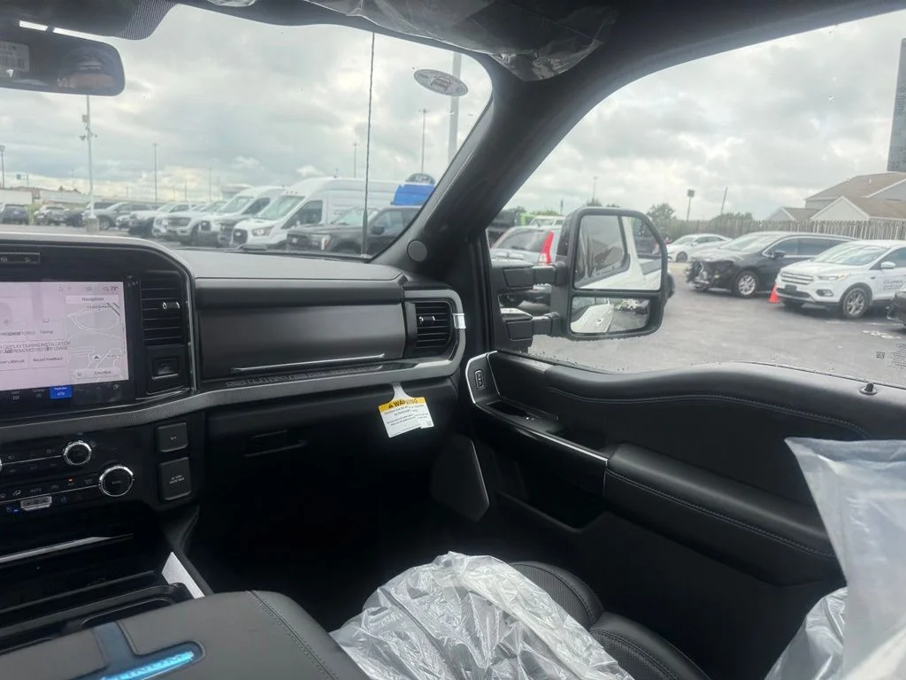 New 2026 Star White Metallic Tri-Coat Ford F-250® Platinum® image 53