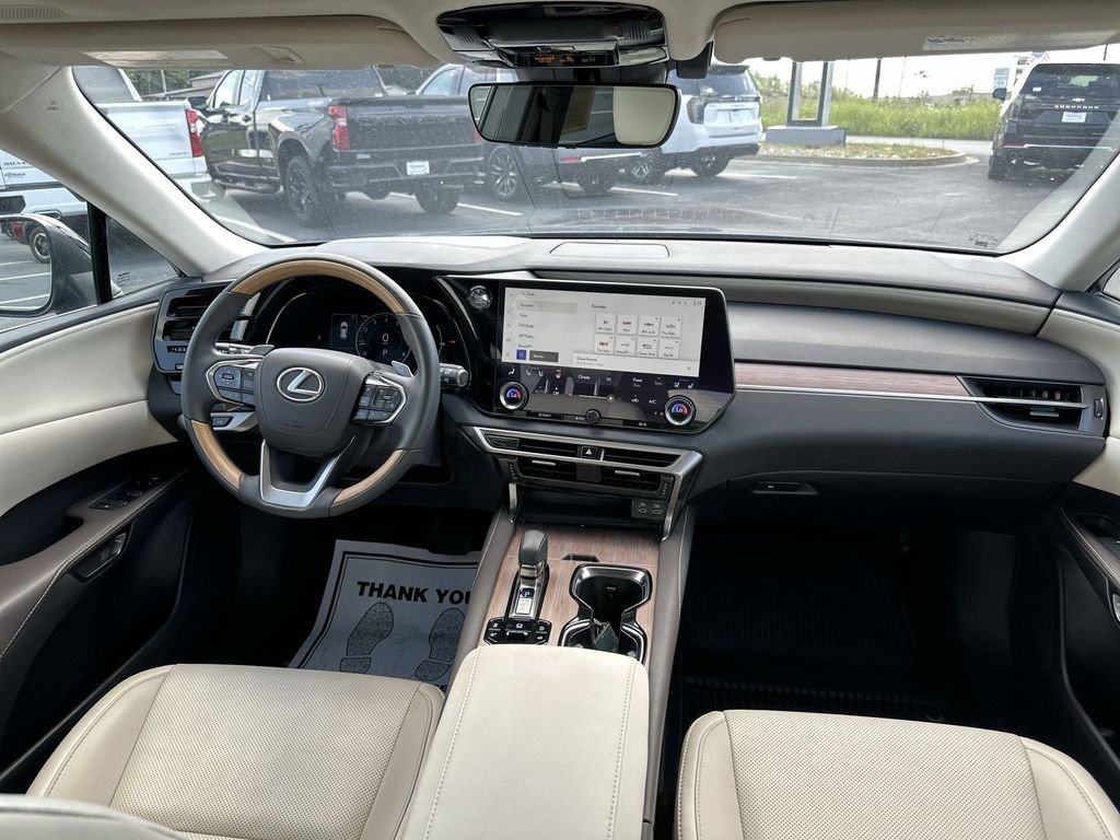 Used 2024  Lexus 350 Premium image 10