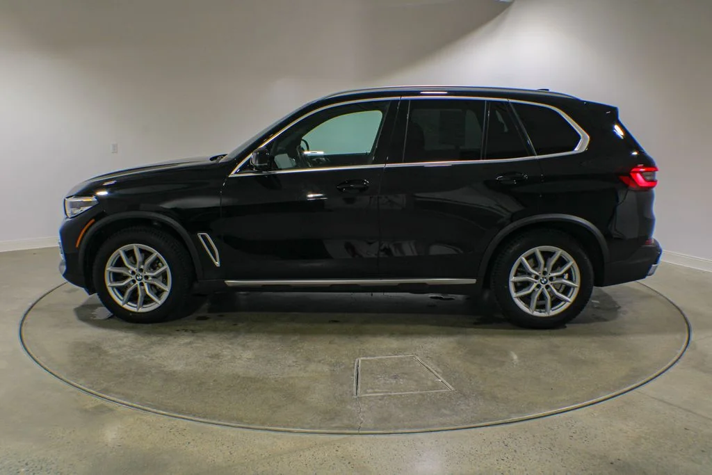 Used 2023 Jet Black BMW xDrive40i image 2