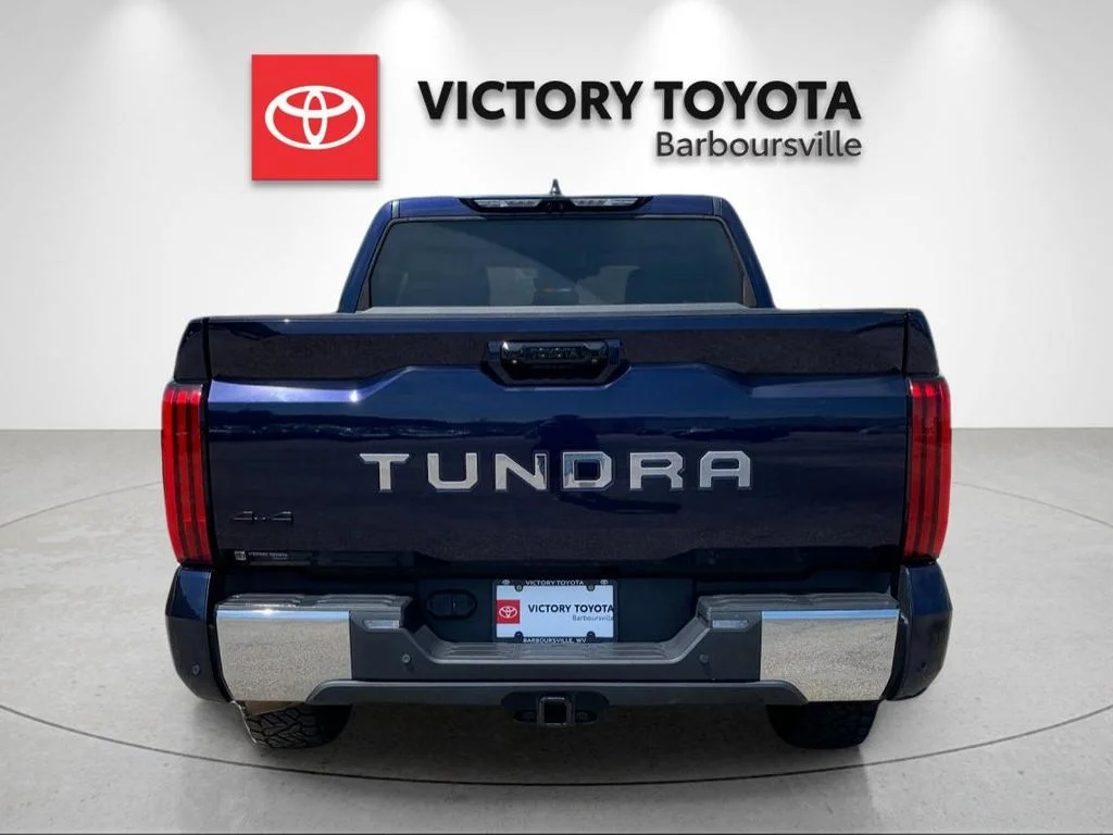 Used 2022  Toyota SR5 image 4