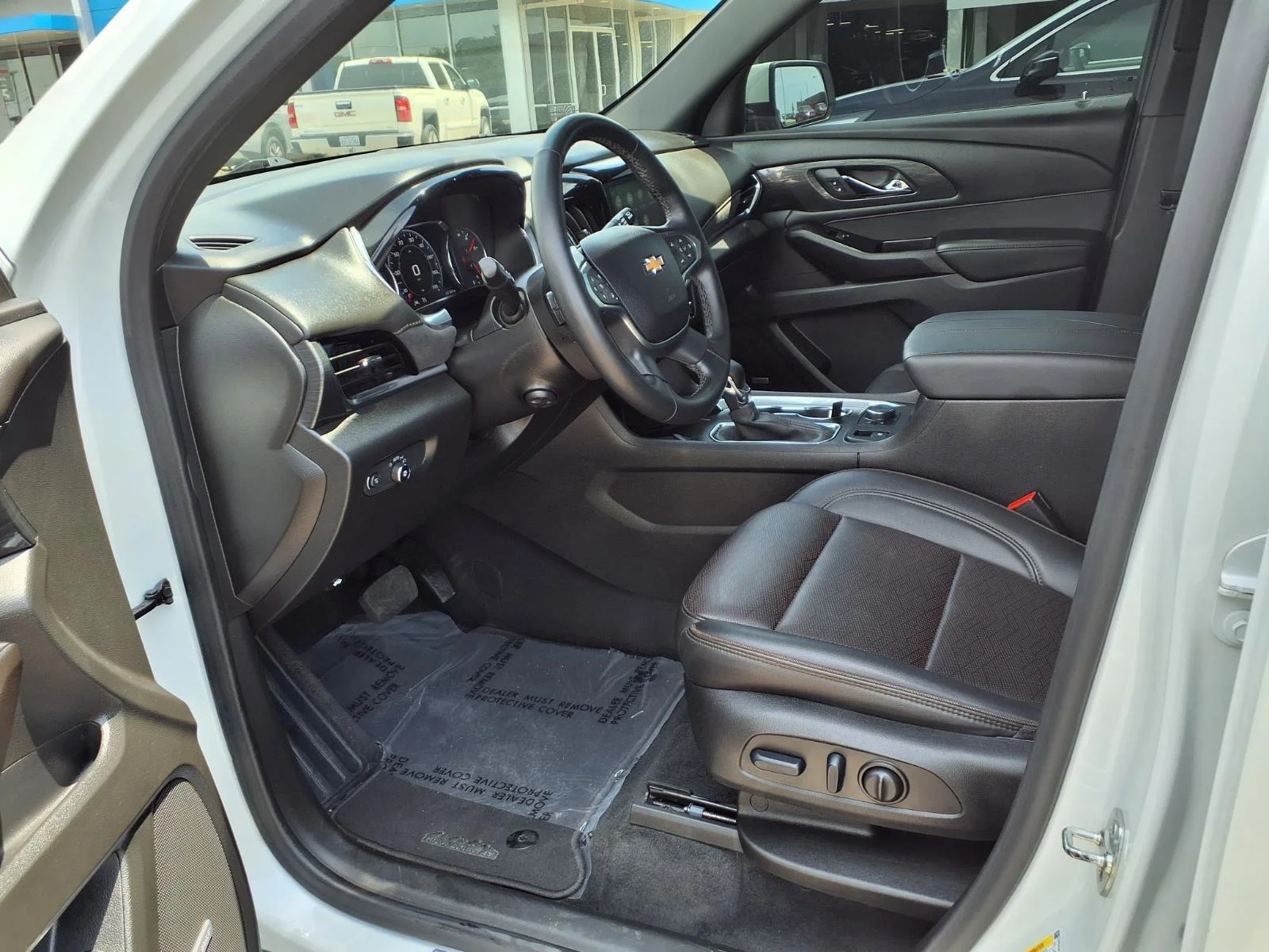 Used 2023 Iridescent Pearl Tricoat Chevrolet High Country image 15