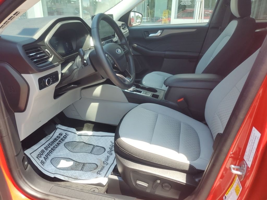 Used 2024 Red Ford Active image 12