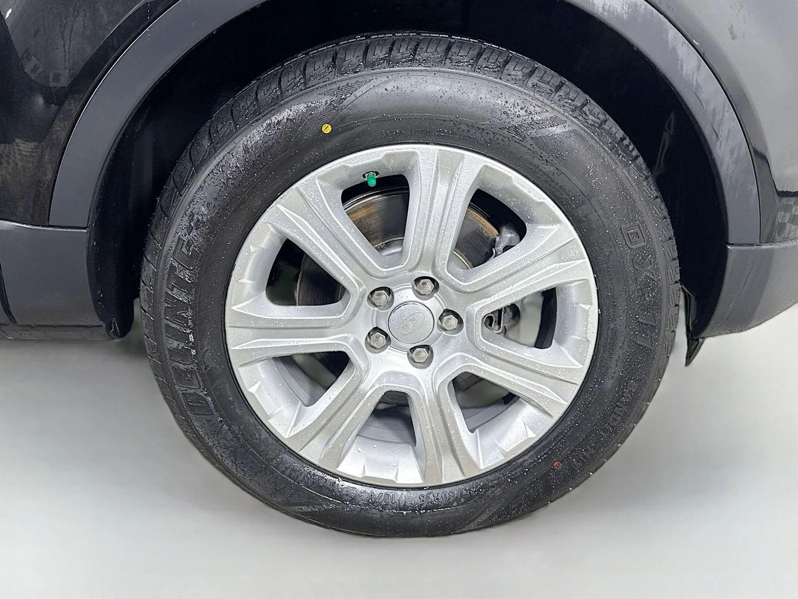 Used 2017  Land Rover SE image 28
