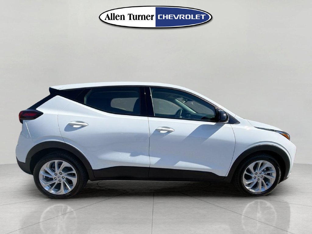 2027 Chevrolet Bolt LT - Photo 3