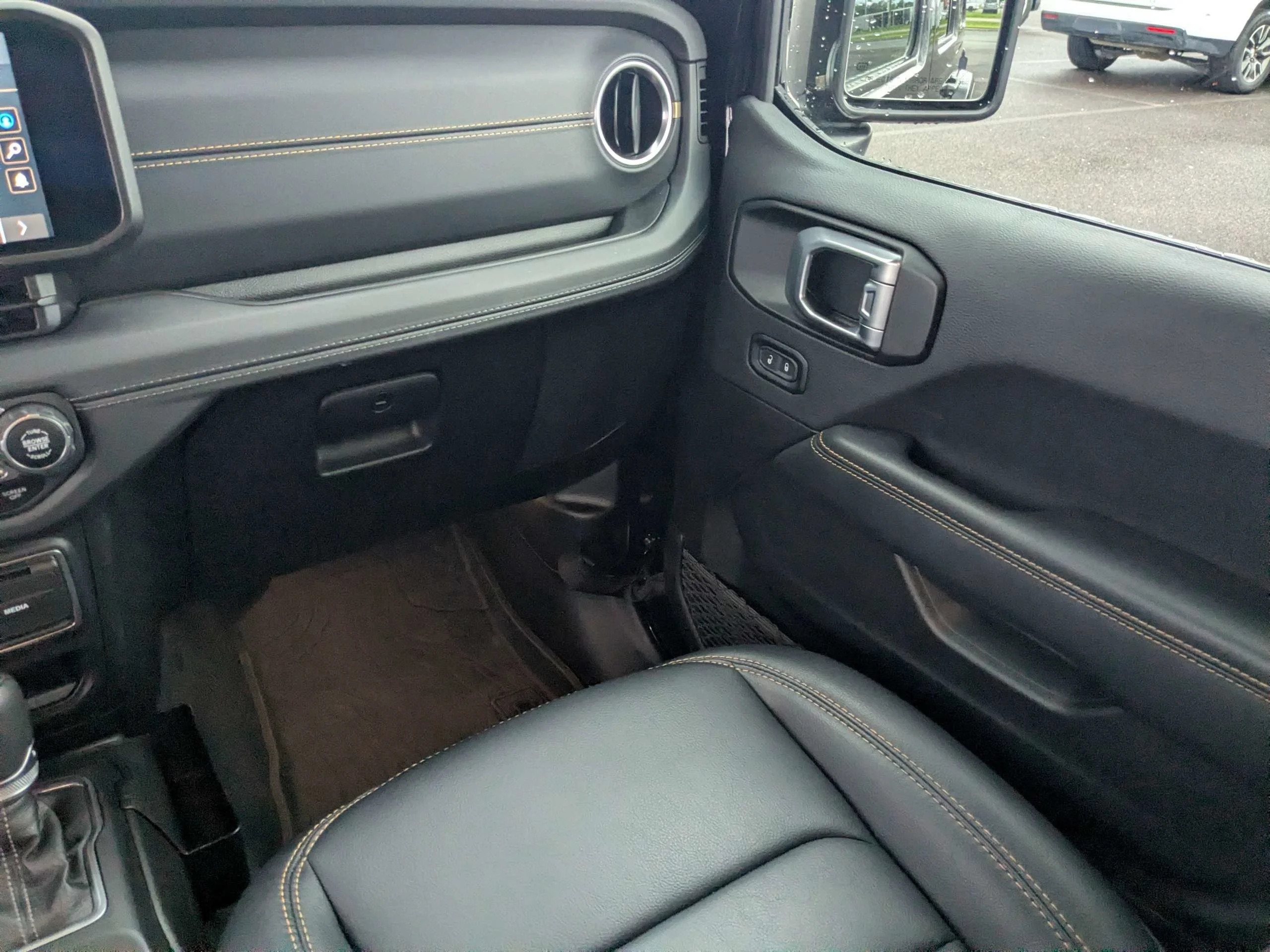 2024 Jeep Wrangler 4-Door Sahara - Photo 19