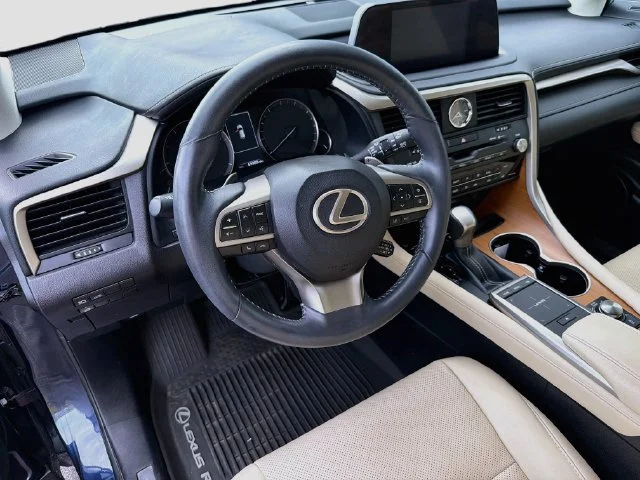 Used 2022  Lexus 350 image 9