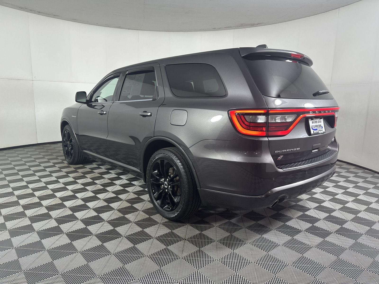 Used 2020 Granite Crystal Metallic Dodge R/T image 14