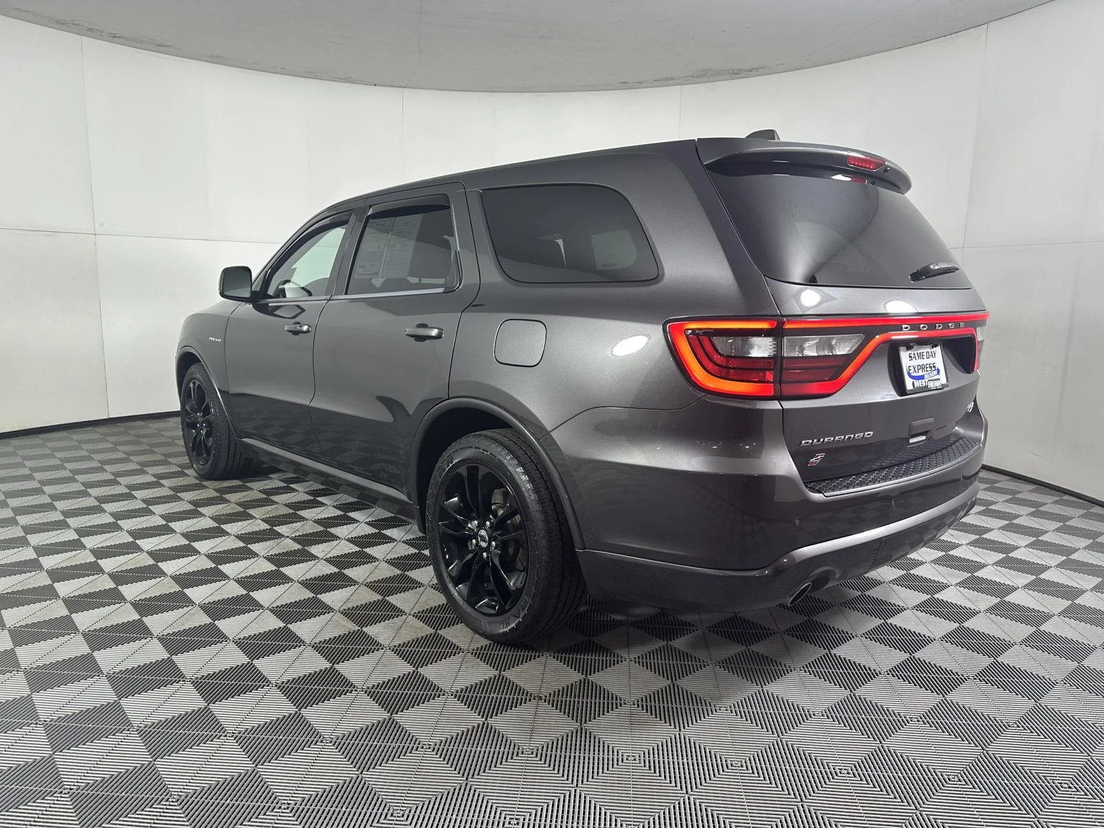 Used 2020 Granite Crystal Metallic Dodge R/T image 14