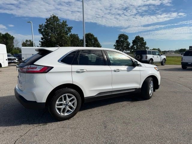 Used 2022 Star White Metallic Tri-Coat Ford SEL image 14