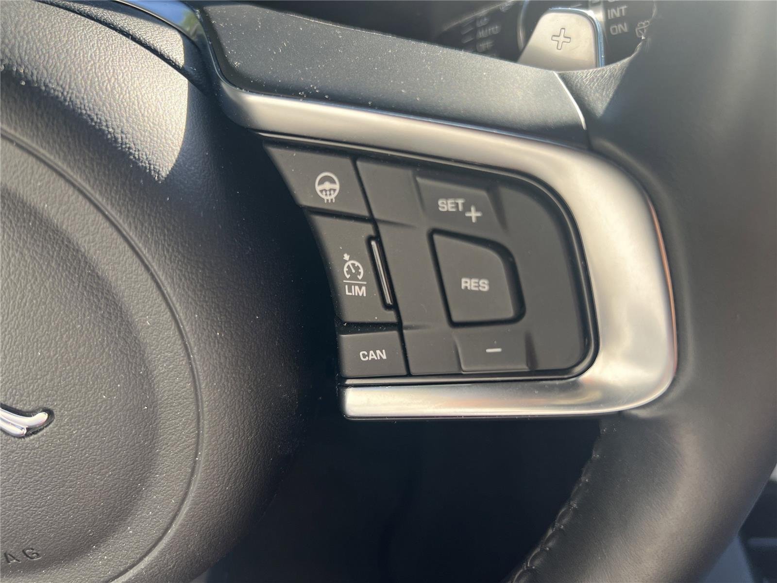 2018 Jaguar F-PACE R-Sport - Photo 11