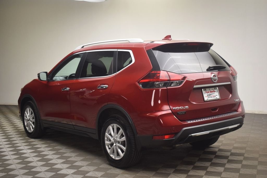 Used 2020 Red Nissan SV image 4