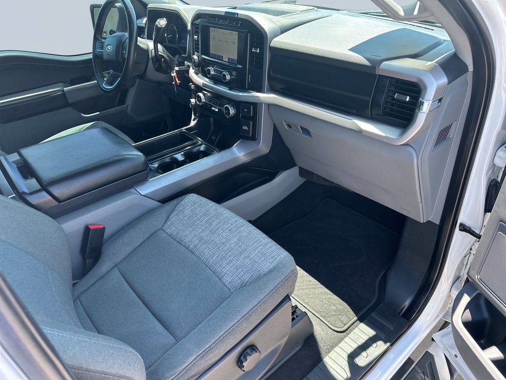 Used 2023 Oxford White Ford XLT image 27