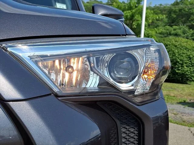 Certified Used 2021 MAGNETIC GRAY MET. Toyota  image 12