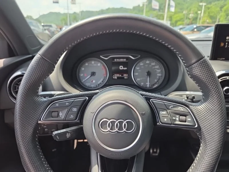 Used 2020 Daytona Gray Pearl Effect Audi 2.0T Premium Plus image 11