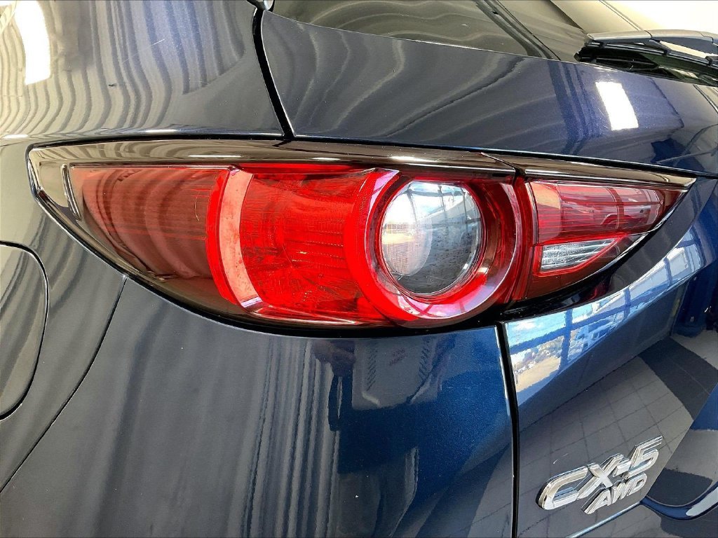 Used 2018 Blue Mazda Touring image 34
