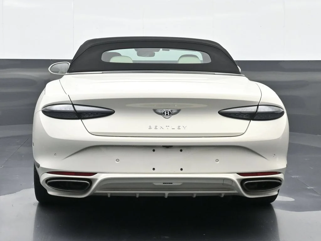 Used 2025 White Bentley Speed image 16