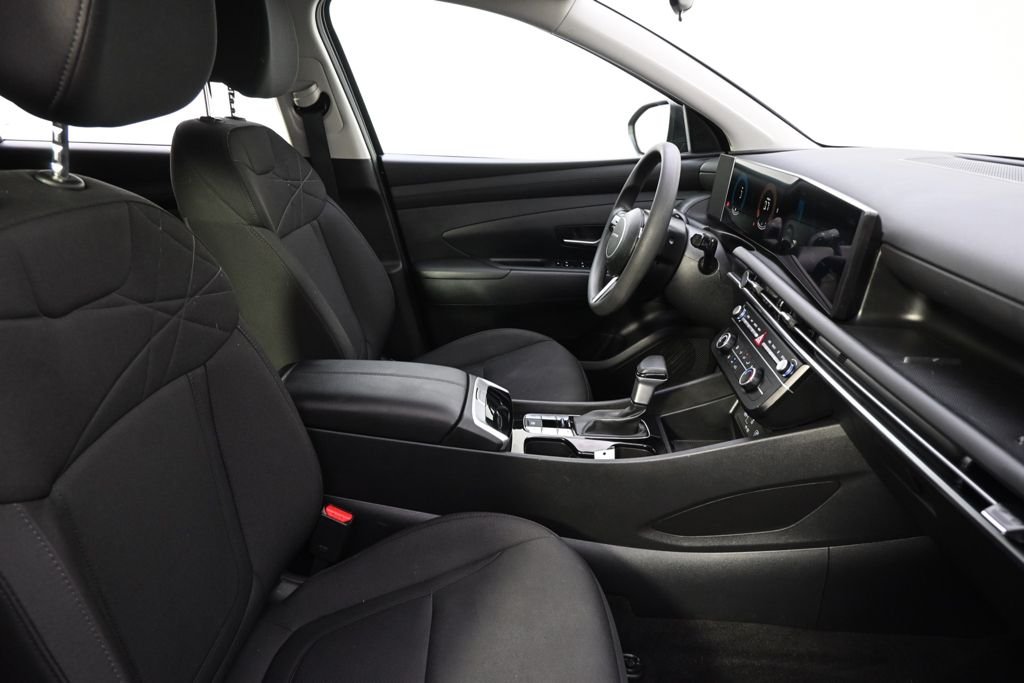 Certified Used 2025 Phantom Black Hyundai SE image 11