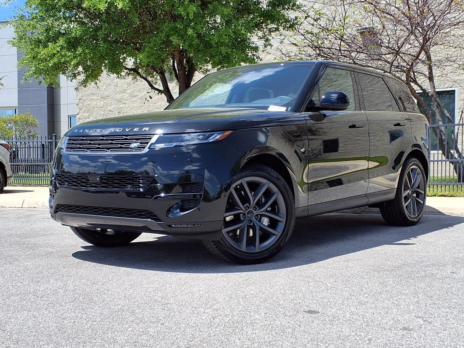 2026 Land Rover Range Rover Sport SE