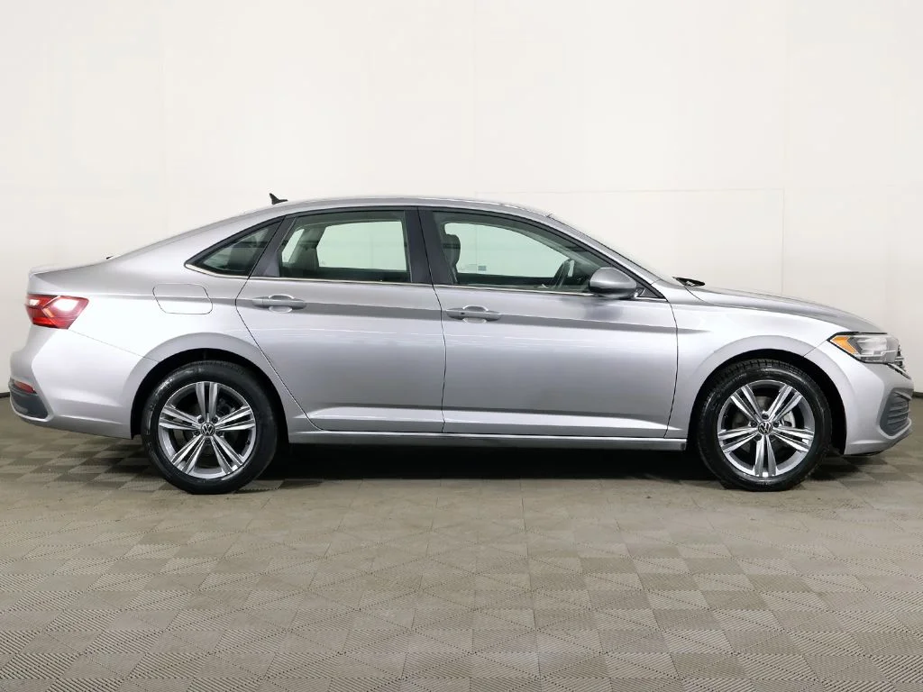 Used 2024 Pyrite Silver Metallic Volkswagen 1.5T SE image 17