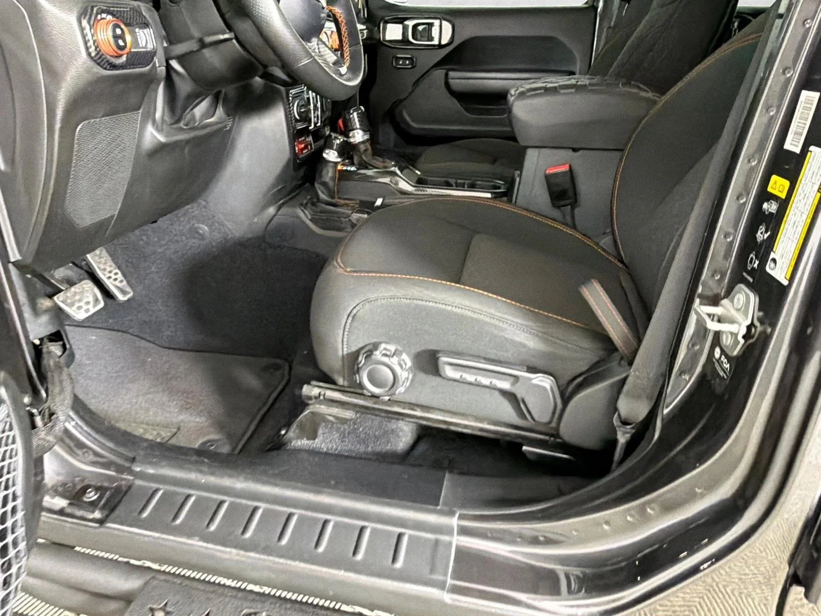 Used 2023 Gray Jeep Mojave image 10